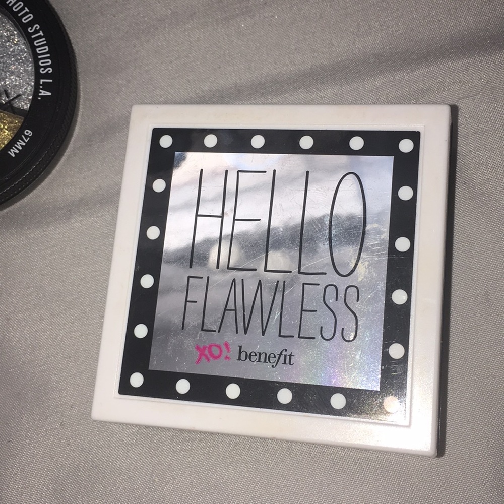 Benefit powder.